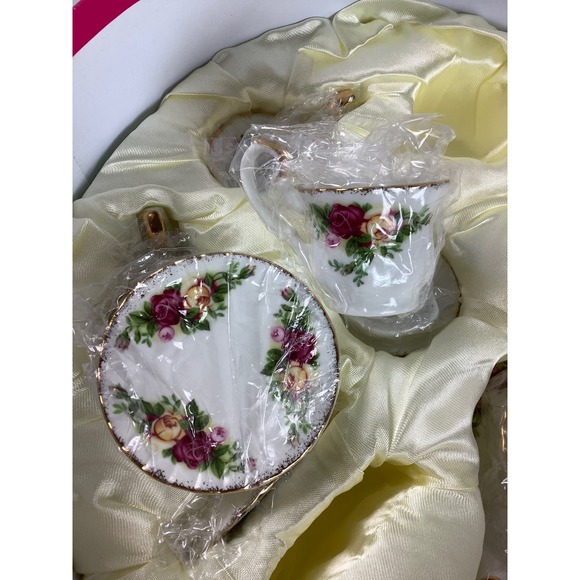 NEW Royal Albert Old Country Roses Le Petite Child Tea Set 9 pcs Porcelain - Picture 8 of 12